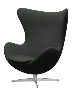 Fritz Hansen Lænestole<Ægget, sort læder/aluminium af Arne Jacobsen