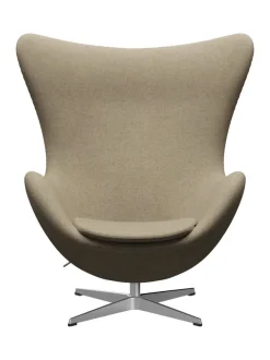 Fritz Hansen Lænestole<Ægget, sort læder/aluminium af Arne Jacobsen