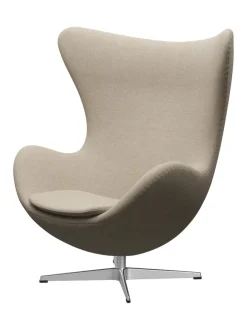 Fritz Hansen Lænestole<Ægget, sort læder/aluminium af Arne Jacobsen