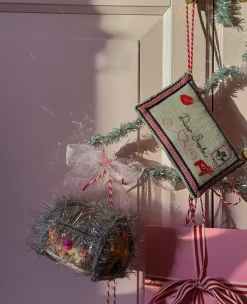 Sissel Edelbo Juletræspynt<Gingerbread Kantha House Ornament fra