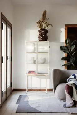 Ferm Living Vitrineskabe<Haze Vitrineskab fra