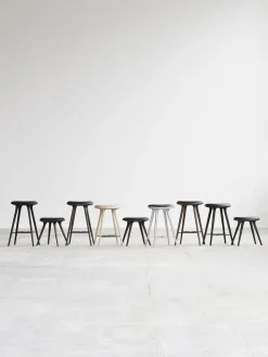 Mater Barstole<Høj barstol i sortbejdset bøg fra