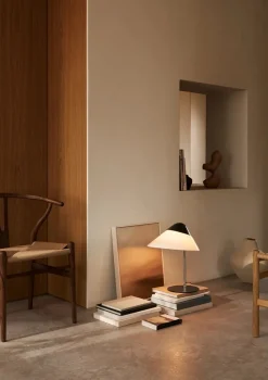 Carl Hansen & Søn Skrivebordslamper|Spots<HJW02 Opala Bordlampe af Hans J. Wegner
