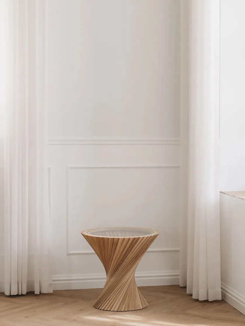 VIA Copenhagen Sideborde Og Små Borde<HYPERBEL sidebord, natur eg fra