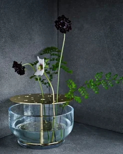 Fritz Hansen Vaser<Ikebana Vase, messing af Jaime Hayon