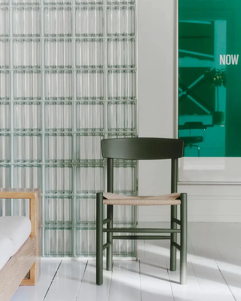 Fredericia Furniture Spisebordsstole<J39 Folkestolen, heritage red af Børge Mogensen