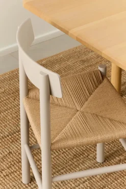 Fredericia Furniture Spisebordsstole<J39 Folkestolen, heritage red af Børge Mogensen