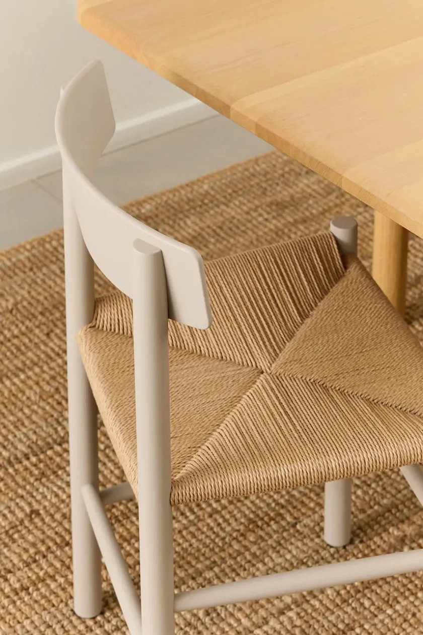 Fredericia Furniture Spisebordsstole<J39 Folkestolen, heritage red af Børge Mogensen