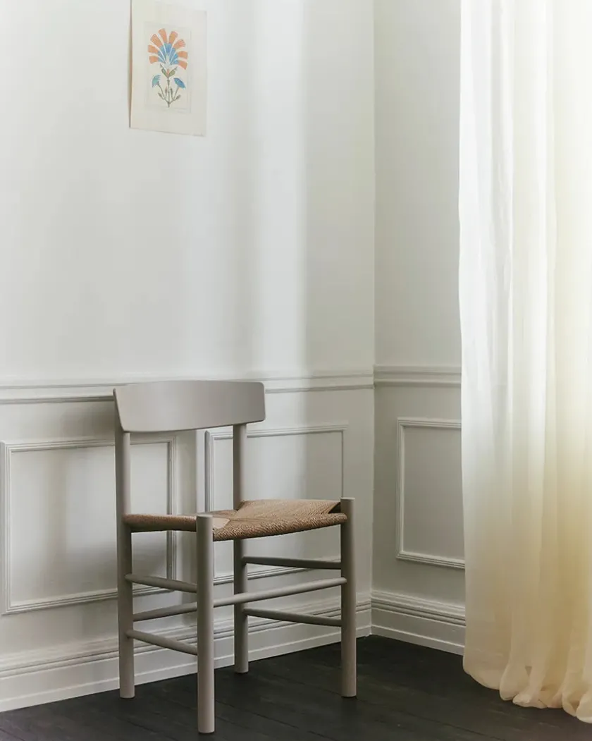 Fredericia Furniture Spisebordsstole<J39 Folkestolen, heritage red af Børge Mogensen