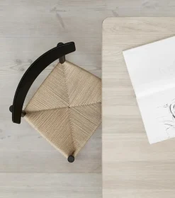 Fredericia Furniture Spisebordsstole<J39 Folkestolen, indigo blue af Børge Mogensen