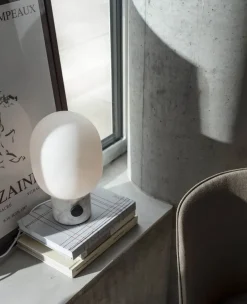 Audo Copenhagen Spots<JWDA Concrete Bordlampe fra