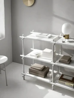 Audo Copenhagen Spots<JWDA Table Lamp, red travertine stone fra