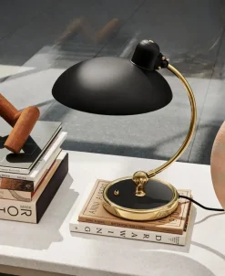 Fritz Hansen Spots<Kaiser Idell 6631-T Bordlampe fra