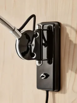 Fritz Hansen Væglamper|Spots<Kaiser Idell 6559-W væglampe fra