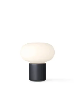 New Works Portable Lamper|Spots<Karl-Johan portable bordlampe, Cold Black fra