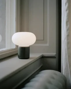 New Works Portable Lamper|Spots<Karl-Johan portable bordlampe, Light Grey fra