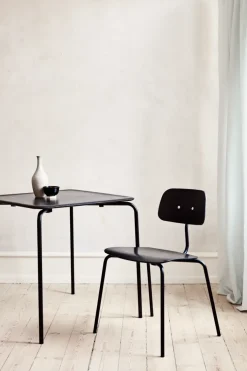 Montana Spisebordsstole<Kevi 2060 stol i sort lak fra