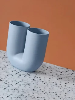 Muuto Vaser<Kink Vase, light blue fra