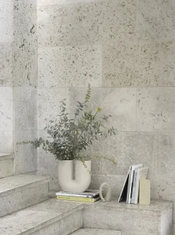 Muuto Vaser<Kink vase, sand fra