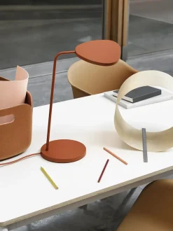 Muuto Skrivebordslamper|Spots<Leaf Table Lamp fra