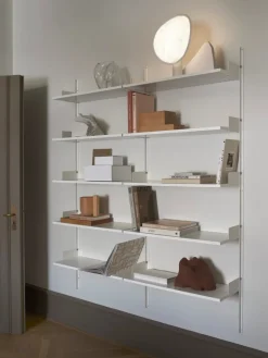 New Works Hylder<Library Shelf fra