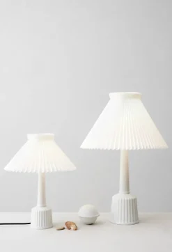 Le Klint Spots<Lille Esben Klint bordlampe fra Lyngby Porcelæn