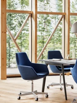 Fritz Hansen Kontorstole<Lille Giraf Kontorstol af Arne Jacobsen