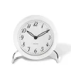Arne Jacobsen Clocks Gaver Til Ham<LK Bordur, hvid af Arne Jacobsen