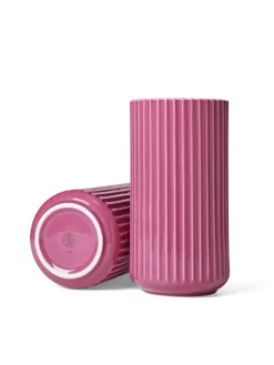 Lyngby Porcelæn Vaser<Lyngbyvasen i lilla, H20,5 cm fra