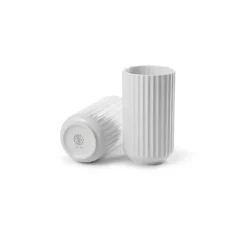 Lyngby Porcelæn Vaser<Lyngbyvasen i lilla, H20,5 cm fra