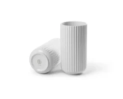 Lyngby Porcelæn Vaser<Lyngbyvasen i lilla, H20,5 cm fra