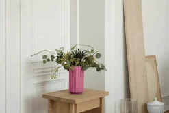 Lyngby Porcelæn Vaser<Lyngbyvasen i rød, H15,5 cm fra