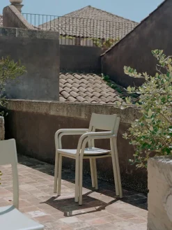 New Works Havestole<May Armchair, light grey fra