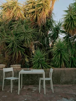 New Works Haveborde<May Spisebord 85 x 85, light grey fra