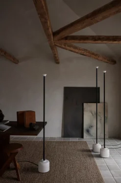 Astep Gulvlamper|Spots<Model 1095 Gulvlampe fra