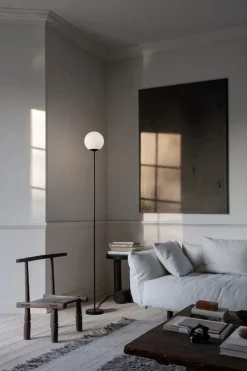 Astep Gulvlamper|Spots<Model 1081 Gulvlampe fra