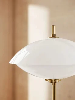 Fritz Hansen Gulvlamper|Spots<Musling Gulvlampe fra