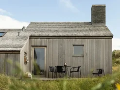 Houe Havestole<Nami Spisestol m/armlæn fra