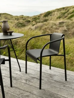 Houe Havestole<Nami Spisestol m/armlæn fra