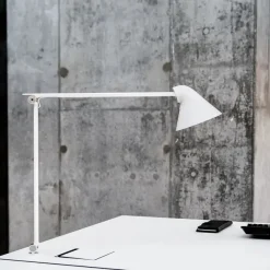 Louis Poulsen Skrivebordslamper|Spots<NJP bordlampe fra