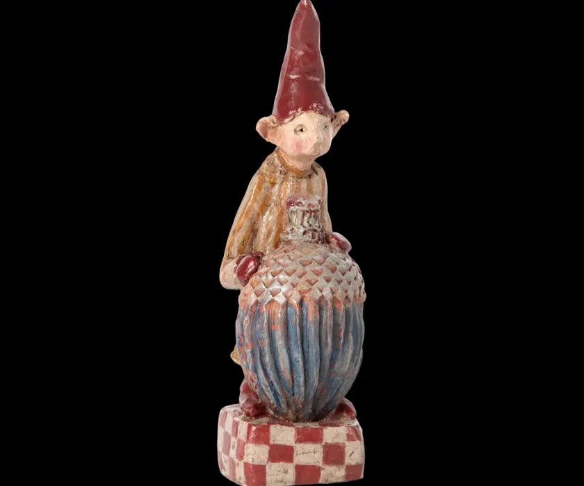 Maileg Nisser<Noilly Noël, No. 32 Nissedreng med rød julekugle fra 2025