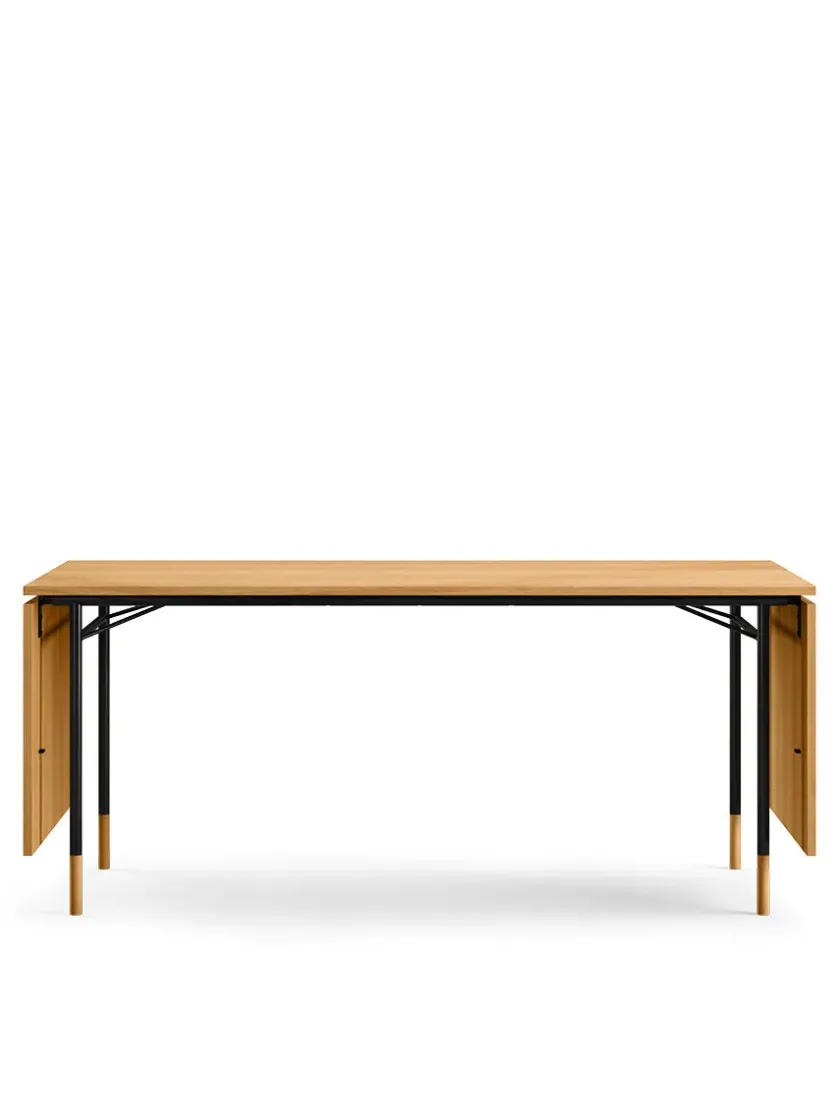 House of Finn Juhl Spiseborde<Nyhavn Spisebord, eg/sort af Finn Juhl