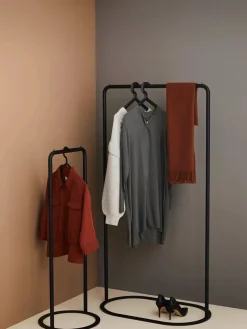 Woud Tøjstativer<O&O Clothes Rack fra