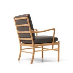 Carl Hansen & Søn Loungestole|Lænestole<OW149 Colonial lænestol, valnød olie, Terra-læder af Ole Wanscher