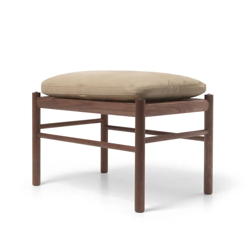 Carl Hansen & Søn Skamler|Fodskamler<OW149F Fodskammel til Colonial lænestol, valnød olie, Terra-læder af Ole Wanscher