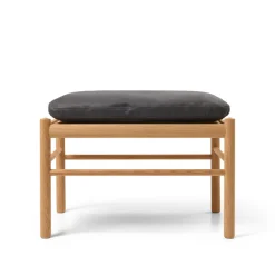 Carl Hansen & Søn Skamler|Fodskamler<OW149F Fodskammel til Colonial lænestol, eg olie, Terra-læder af Ole Wanscher