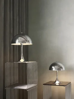 Louis Poulsen Spots<Panthella 250 Bordlampe, pale rose opal af Verner Panton