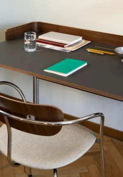 &Tradition Skriveborde<Pavilion Skrivebord AV16 fra