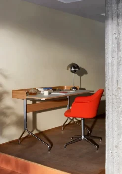 &Tradition Skriveborde<Pavilion Skrivebord AV16 fra