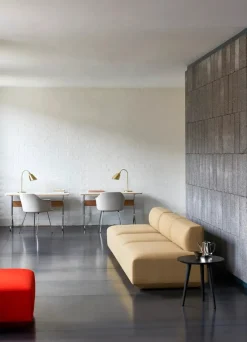 &Tradition Skriveborde<Pavilion Skrivebord AV16 fra